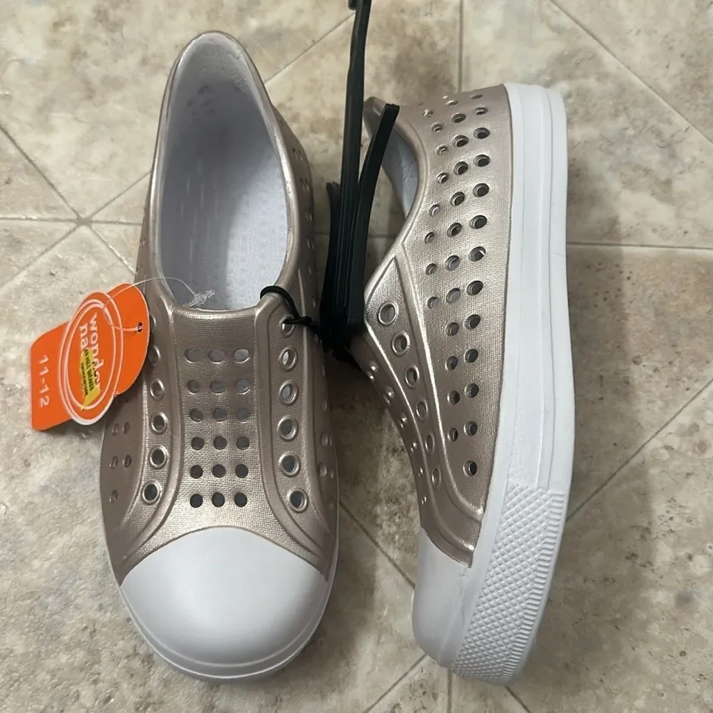 Wonder Nation Toddler Kids EVA Water Sneakers Size 11-12